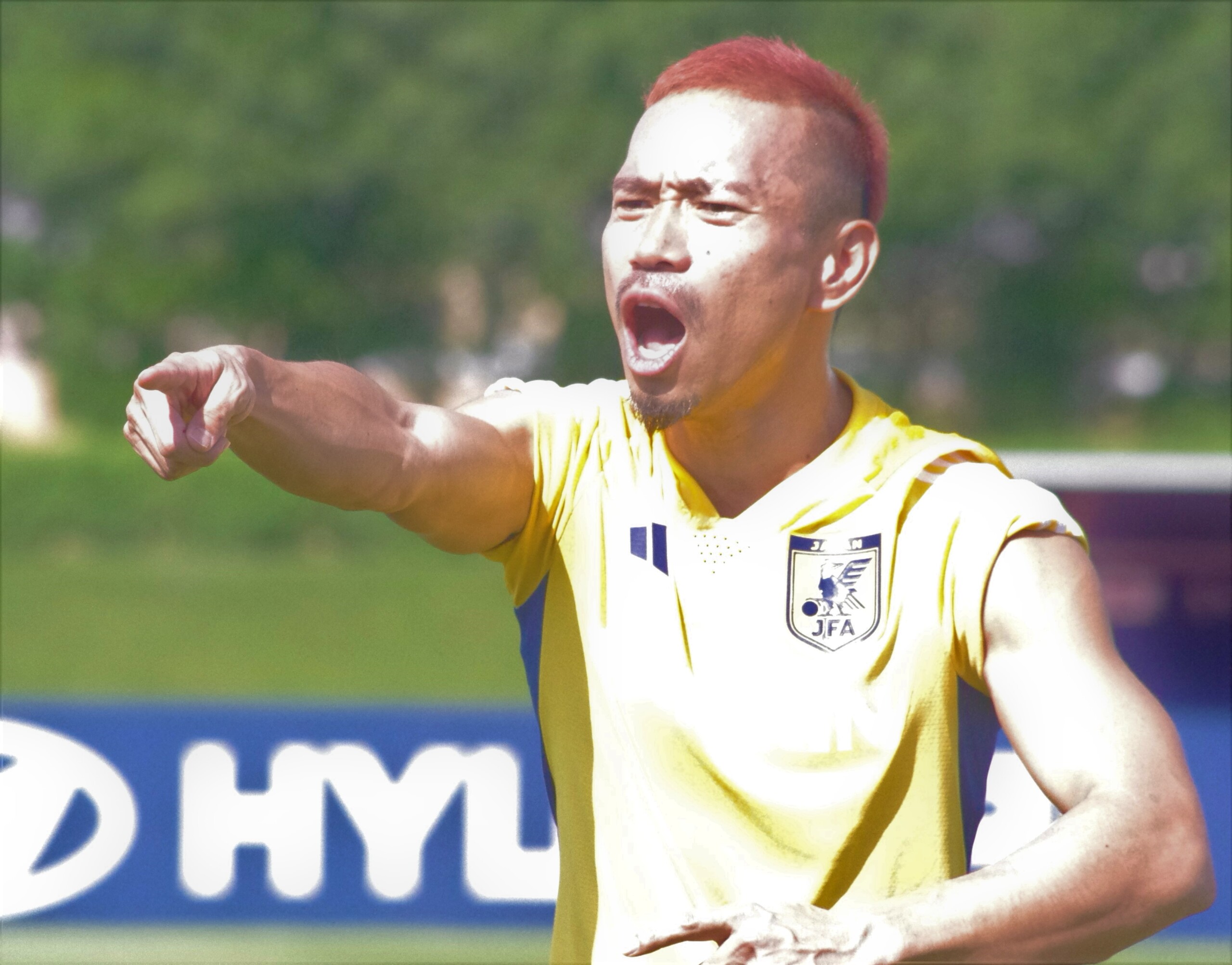 長友☆ なぜ長友はコスタリカ戦の敗戦で起きた伊藤ら若手へのバッシングの”壁