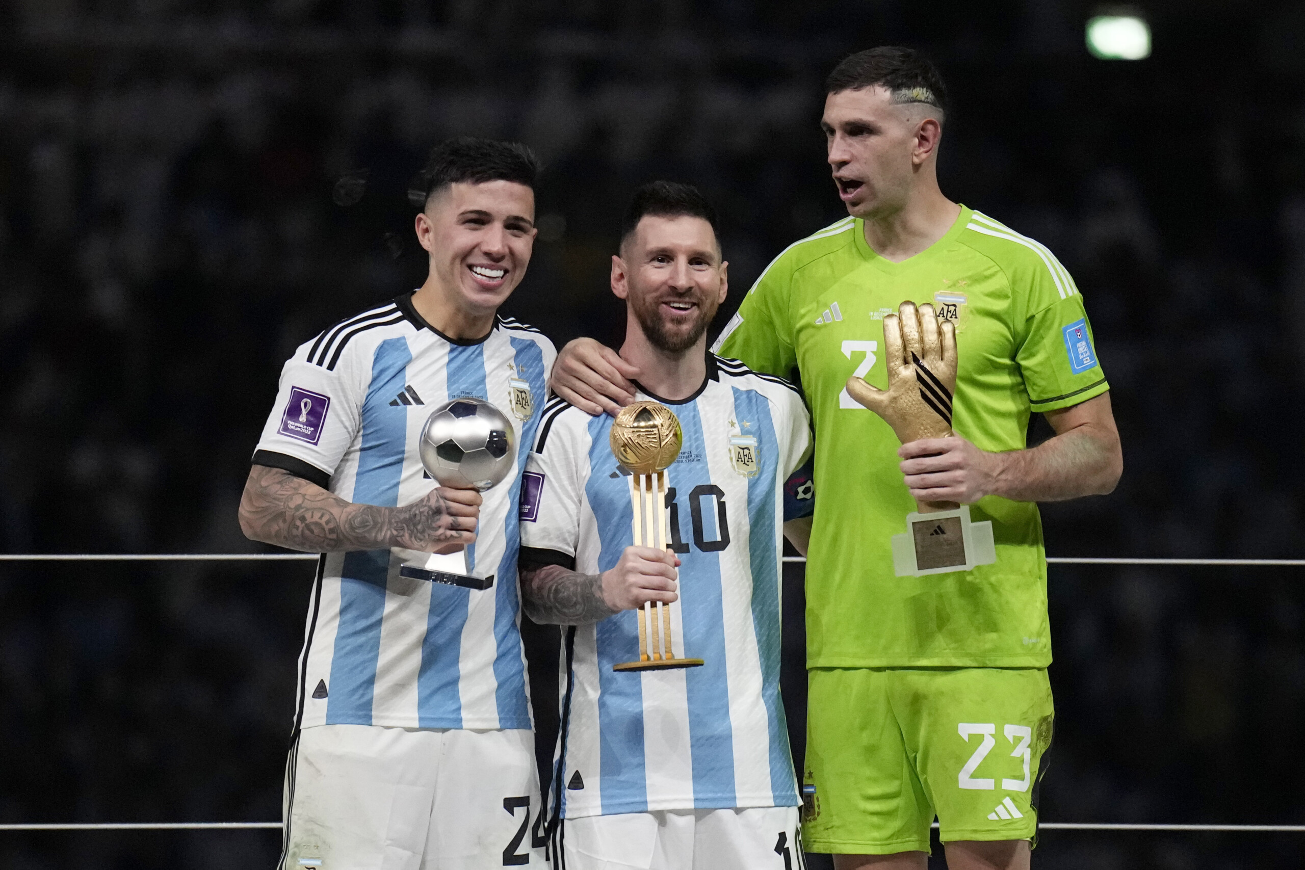 【希少】アルゼンチン代表 2022年W杯優勝記念 メッシ 3スターズ
