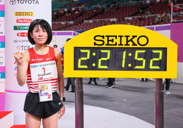 東京五輪では19に終わった鈴木亜由子が名古屋で自己ベストを更新する日本勢トップの復活ラン(写真・アフロスポーツ）