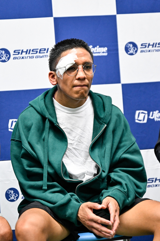 井岡一翔に判定で敗れた前WBA世界スーパーフライ級王者のジョシュア・フランコがインスタで引退を発表した（写真・山口裕朗）