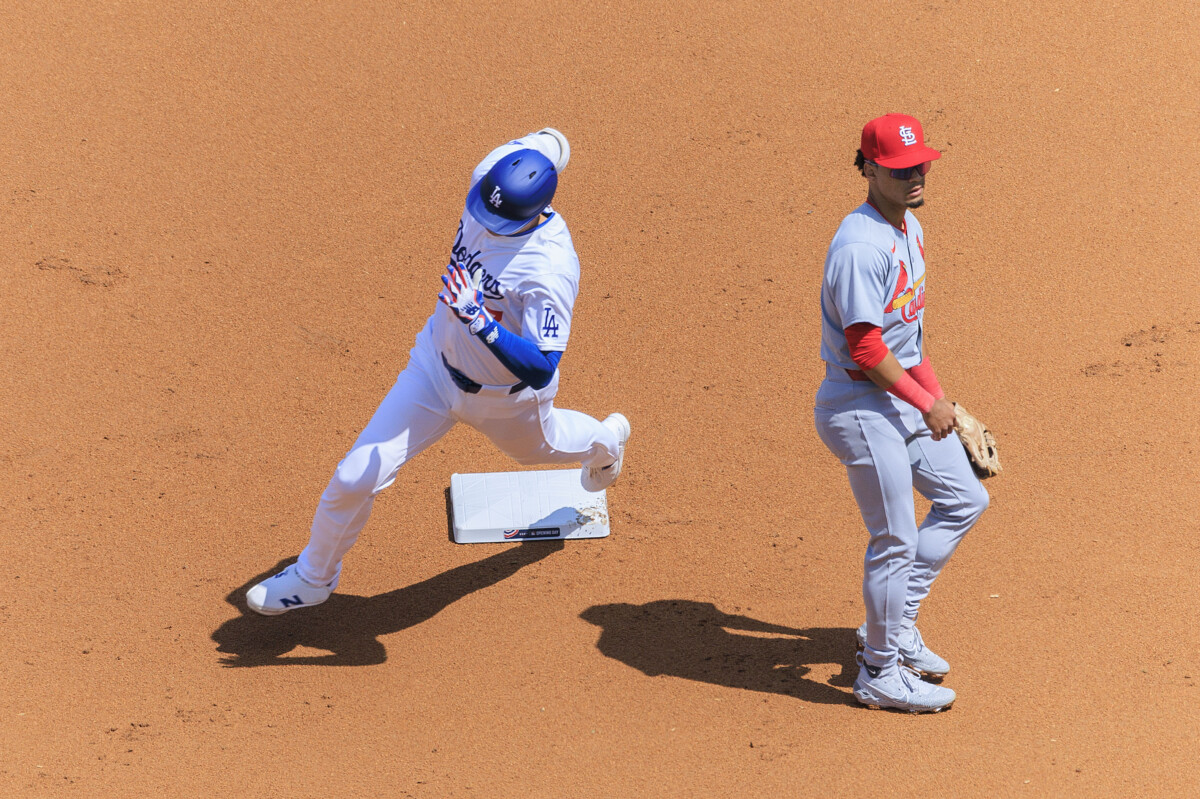 大谷は1回無死一塁で二塁打を放つがオーバーランでアウトになるミス（写真：ZUMA Press/アフロ）