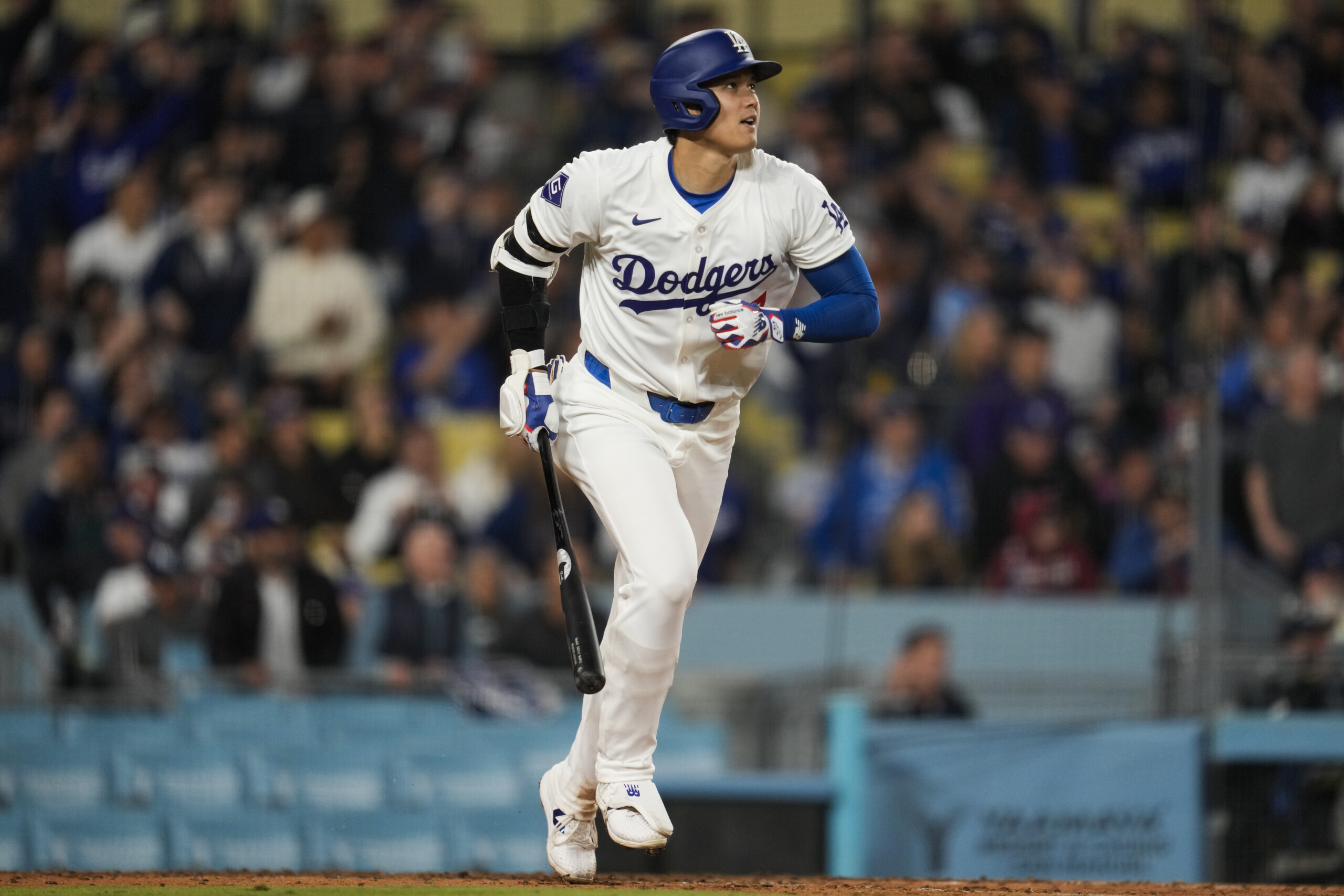 大谷は私と会っていない」ド軍移籍1号の記念ボールを右翼席で
