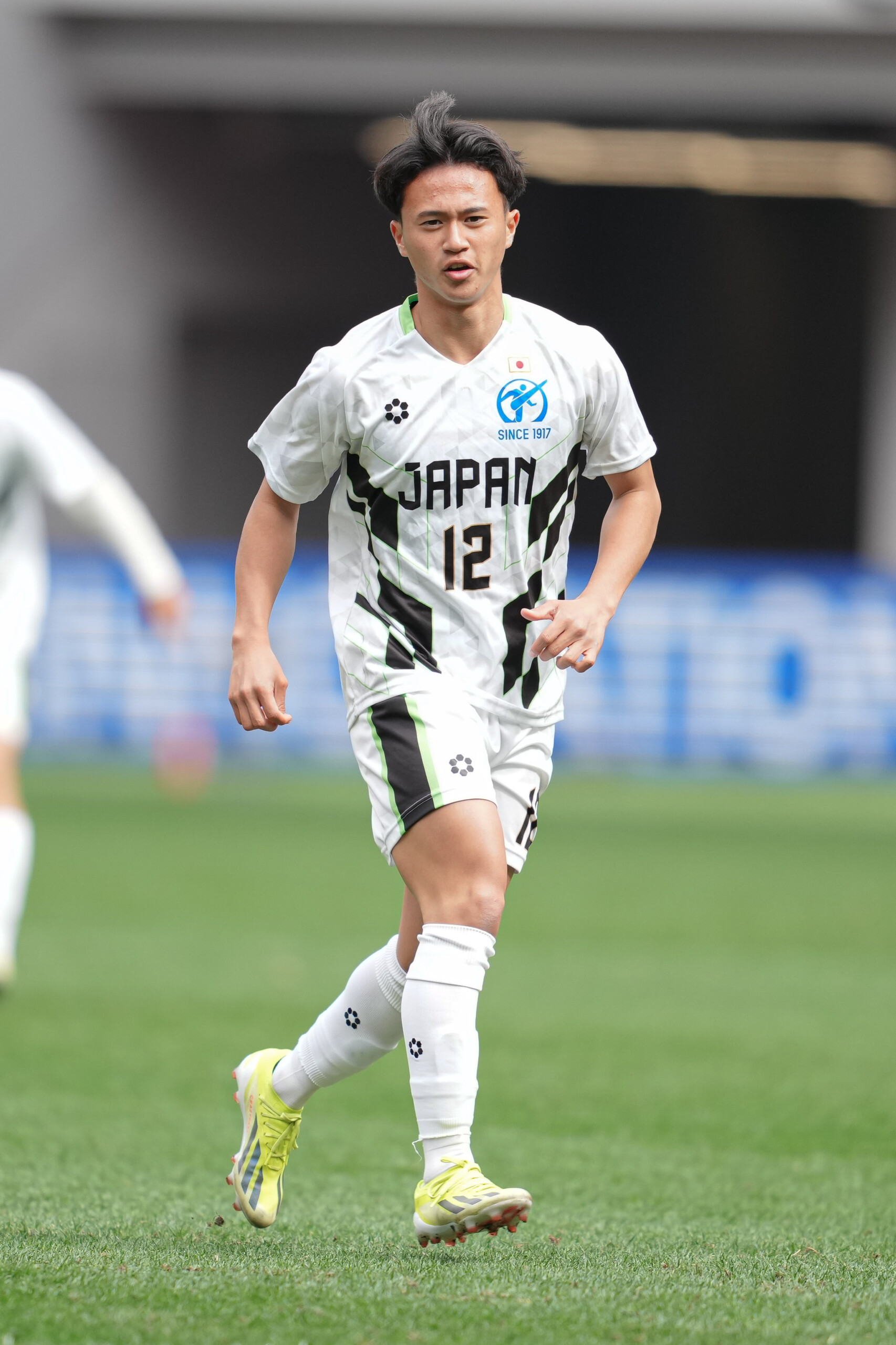 なぜ17歳の“逸材FW”高岡伶颯はJリーグを経由せずプレミアの“古豪