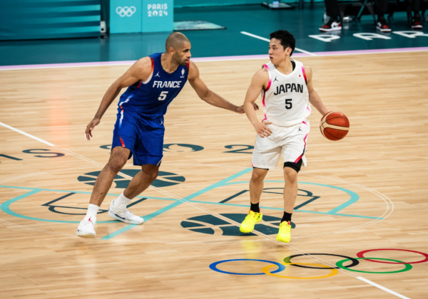 逆転許す河村の取られたファウルを巡って物議（ⒸFIBA）