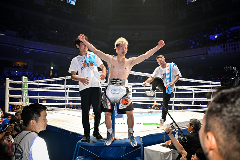 那須川天心が転向4戦目にして覚醒。世界4位から3回TKO勝利（写真・山口裕朗）