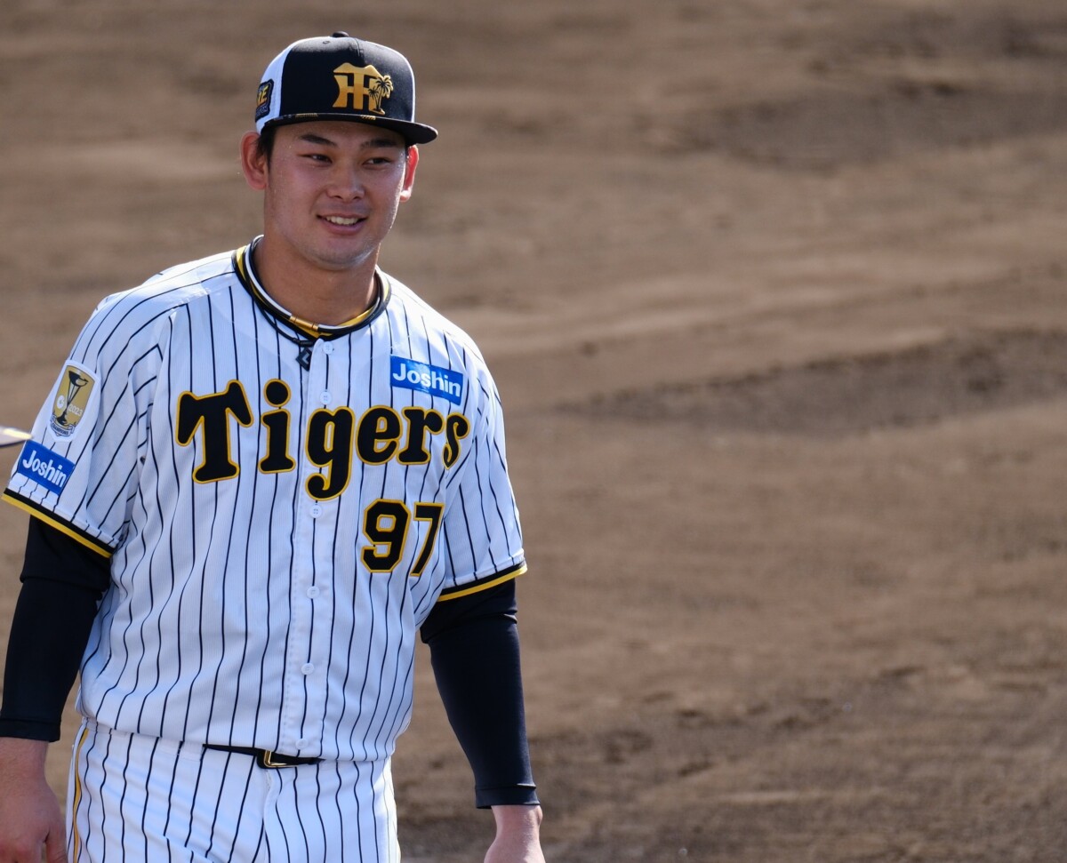 育成出身の野口がプロ初スタメンで2打点をマークするヒーローとなった（写真・黒田史夫）