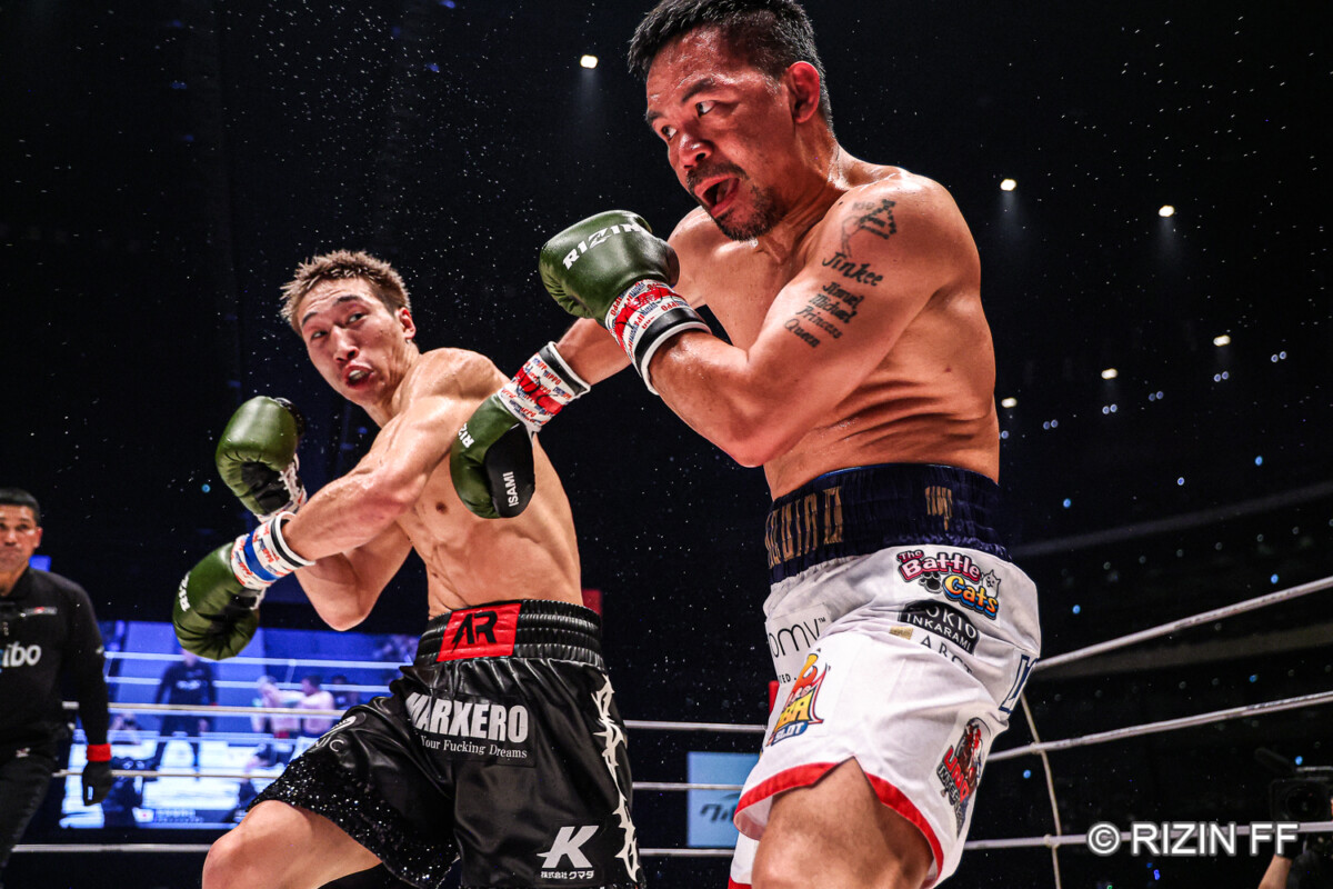 安保（左）がパッキャオを吹っ飛ばした（写真・RIZIN FF)