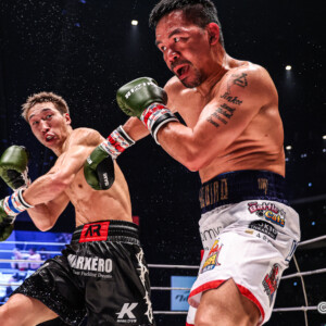 安保（左）がパッキャオを吹っ飛ばした（写真・RIZIN FF)