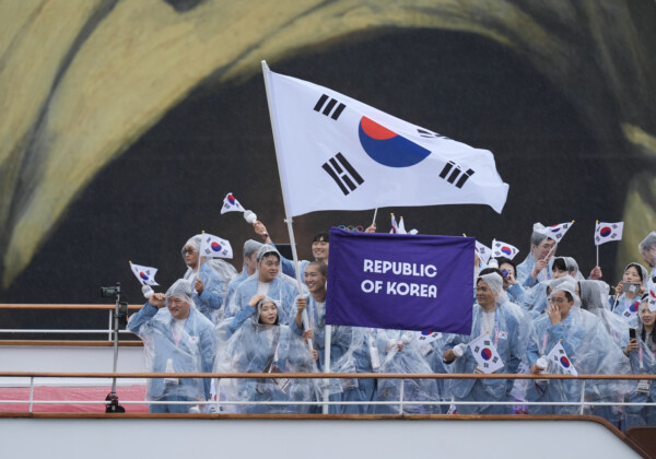韓国選手団の入場で誤って「北朝鮮」と紹介アナウンスされる大失態があった（写真・AP/アフロ）