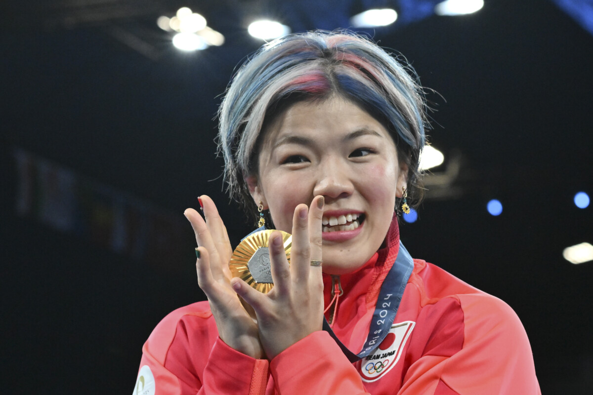 鏡が日本女子レスリングで史上初めて最重量級での金メダルを獲得した（写真：エンリコ/アフロスポーツ）