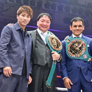 左から井上尚弥、大橋秀行会長、リカルド・ロペス氏（写真・山口裕朗）