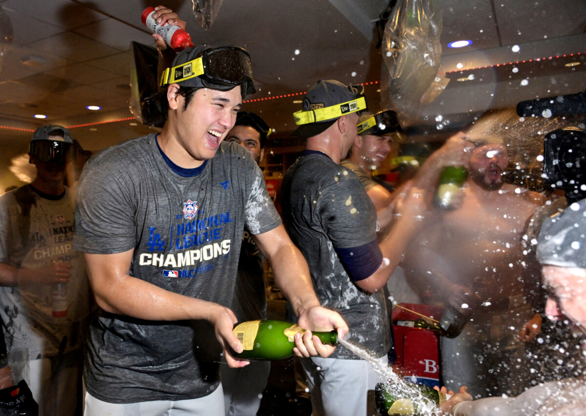 ワールドシリーズ進出を決めた大谷翔平がシャンパンファイトに酔う（写真：USA TODAY Sports/ロイター/アフロ）