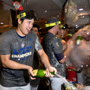 ワールドシリーズ進出を決めた大谷翔平がシャンパンファイトに酔う（写真：USA TODAY Sports/ロイター/アフロ）