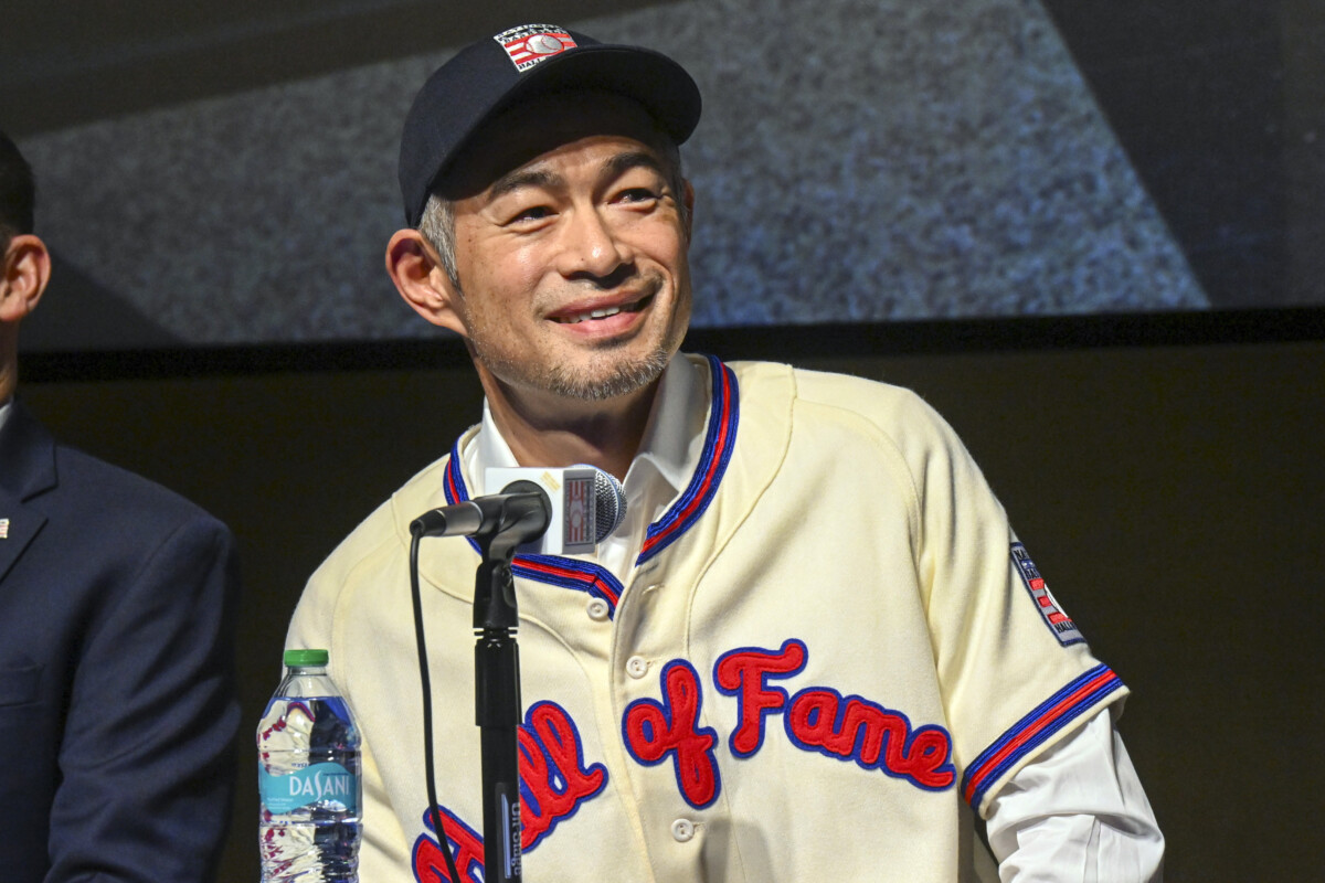 イチロー氏は九―バーズタウンの野球殿会見に臨んだ（写真・ＡＰ/アフロ）堂で