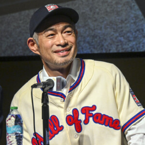 イチロー氏は九―バーズタウンの野球殿会見に臨んだ（写真・ＡＰ/アフロ）堂で