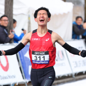 日本人トップでゴールした近藤亮太。初マラソンの日本最高記録をマークした（写真：長田洋平/アフロスポーツ）