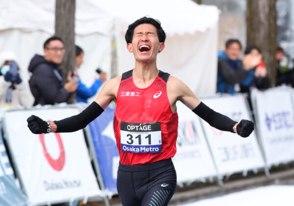 日本人トップでゴールした近藤亮太。初マラソンの日本最高記録をマークした（写真：長田洋平/アフロスポーツ）