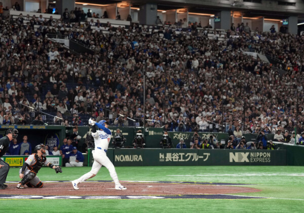 大谷翔平が巨人とのプレシーズンマッチで衝撃の凱旋弾（写真：Imagn/ロイター/アフロ）