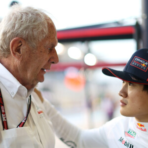 レッドブルの角田裕毅の3戦のレースをレーシングアドバイザーのヘルムート・マルコ氏（左）が評価（写真・Getty Images / Red Bull Content Pool)