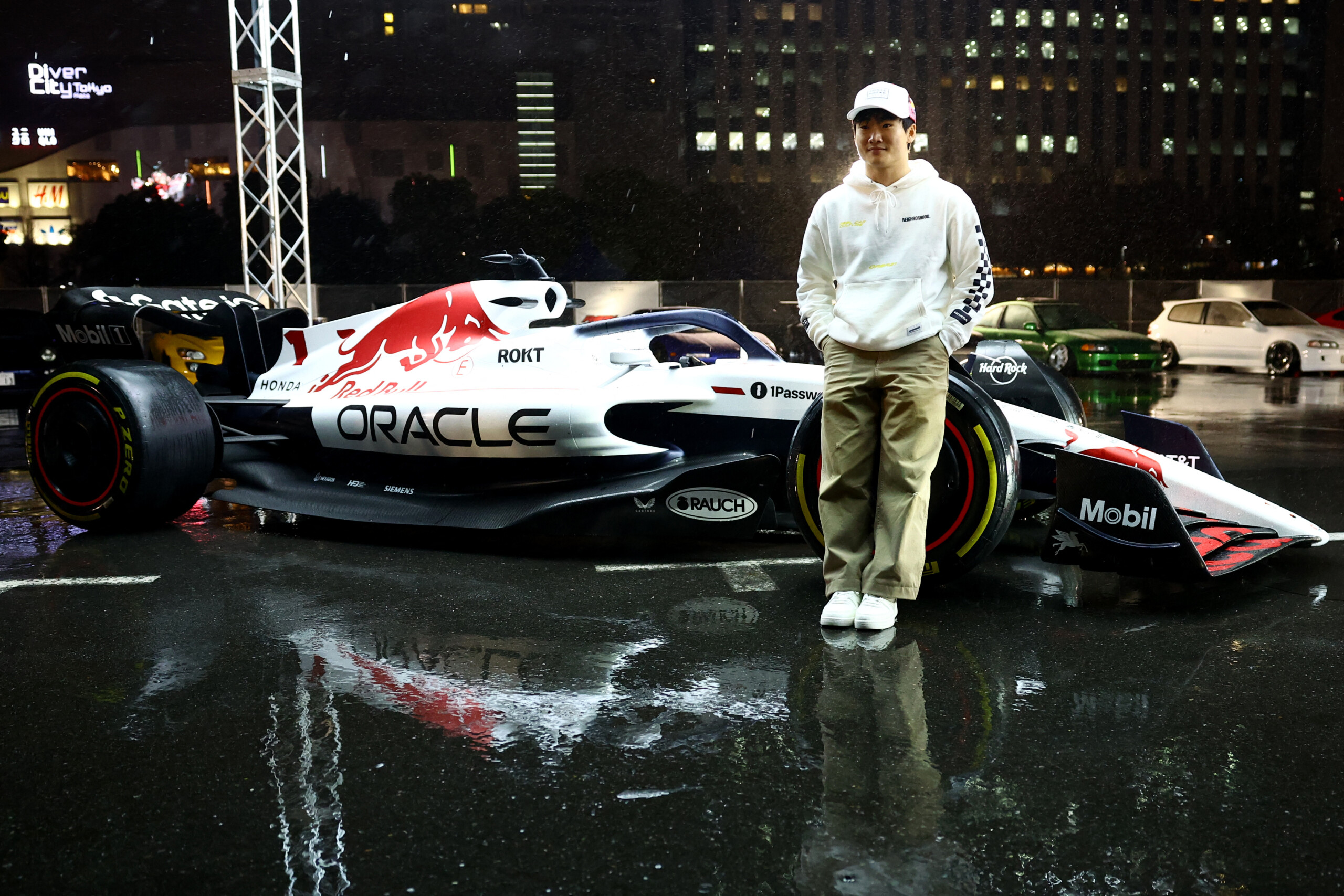 レッドブルが角田裕毅に「できる限りフェルスタッペンに近い順位