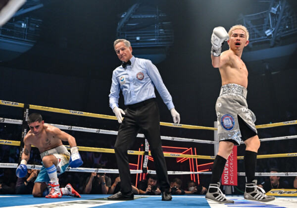 井岡一翔が10ラウンドに左フックでダウンを奪うもリベンジを果たせず（写真・山口裕朗）