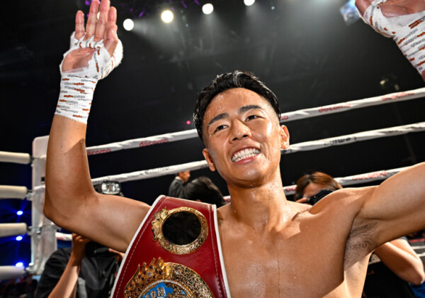 武居由樹が衝撃の127秒TKO勝利（写真・山口裕朗）