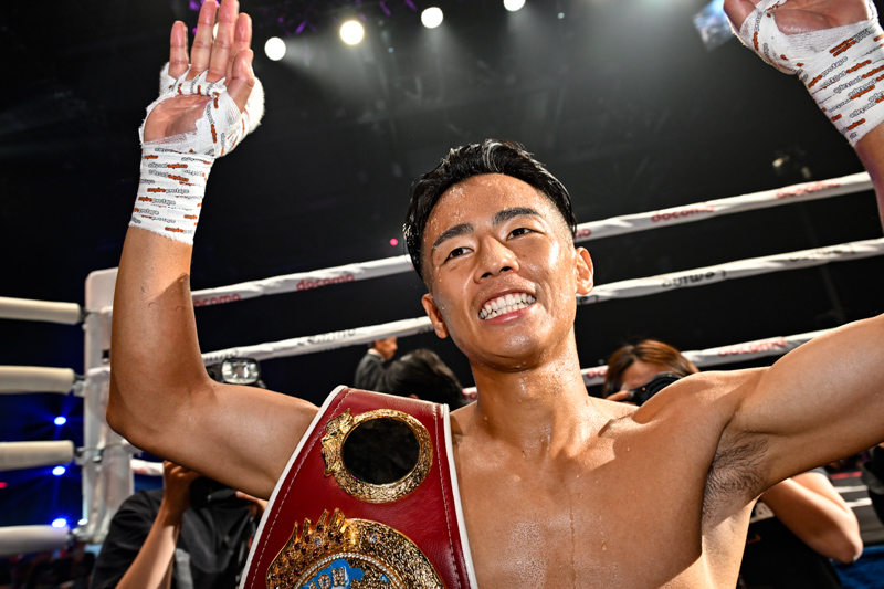 武居由樹が衝撃の127秒TKO勝利(写真・山口裕朗)