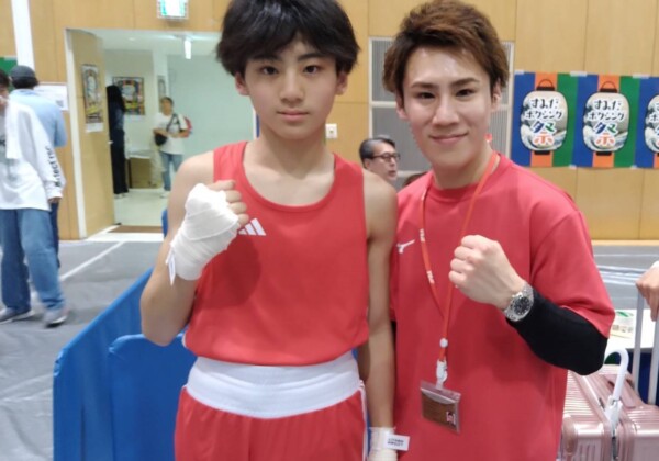 井上尚弥のトレーナーを務める太田光亮氏の長男の蓮久斗君がJCL大会で1回TKOデビューを飾った