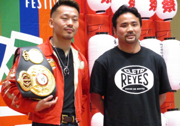 WBA世界バンタム級王者、堤聖也（左）の休養王者が認定された。正規王者に昇格するアントニオ・バルガスに比嘉大吾（右）が7月に横浜で挑むことになりそうだ