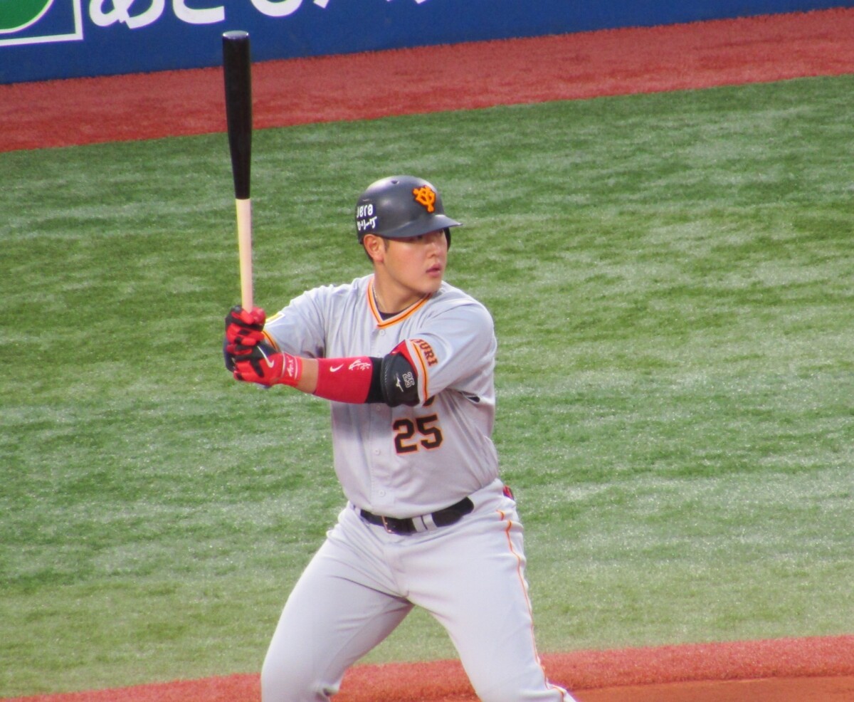 巨人は4番の岡本和真が前半戦絶望の非常事態