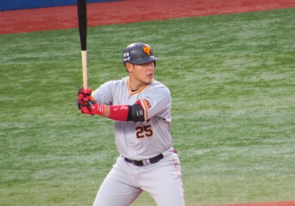 巨人は4番の岡本和真が前半戦絶望の非常事態