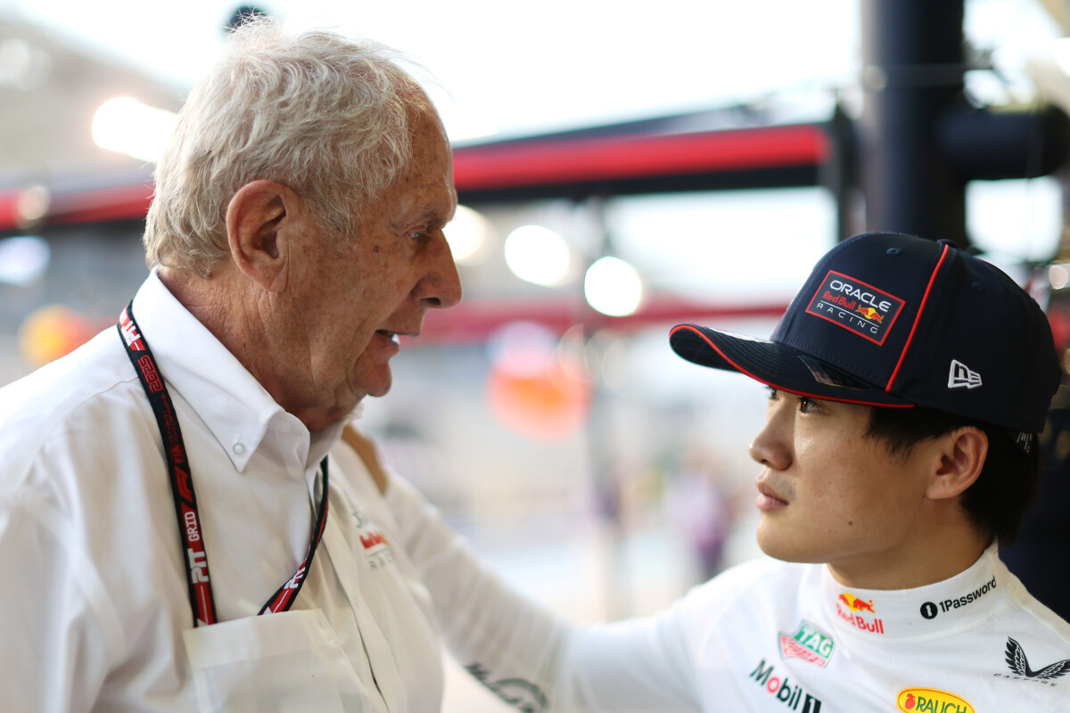 レッドブルの重鎮ヘルムート・マルコ氏(左)が角田裕毅に苦言(写真・Getty Images / Red Bull Content Pool)