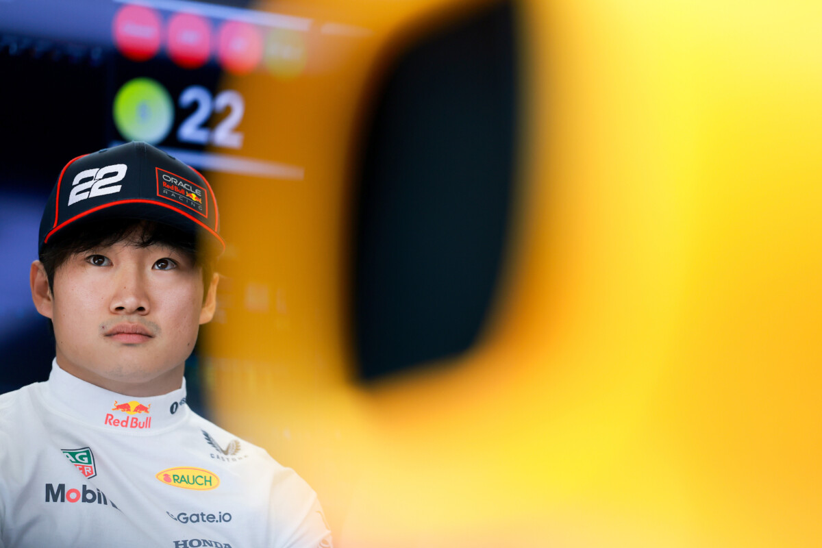 角田裕毅はエミリア・ロマーニャGPで20番手から追い上げて10位に入賞したがチームの最高トップはフェルスタッペンとの差が埋まらないため事実上のチーム優勝の断念を示唆した(写真・Getty Images / Red Bull Content Pool)