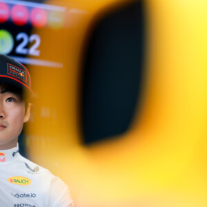角田裕毅はエミリア・ロマーニャGPで20番手から追い上げて10位に入賞したがチームの最高トップはフェルスタッペンとの差が埋まらないため事実上のチーム優勝の断念を示唆した（写真・Getty Images / Red Bull Content Pool)