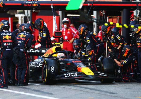 モナコGPで角田裕毅は1周目ピットインの奇策に打って出たが裏目に（写真・Getty Images / Red Bull Content Pool)