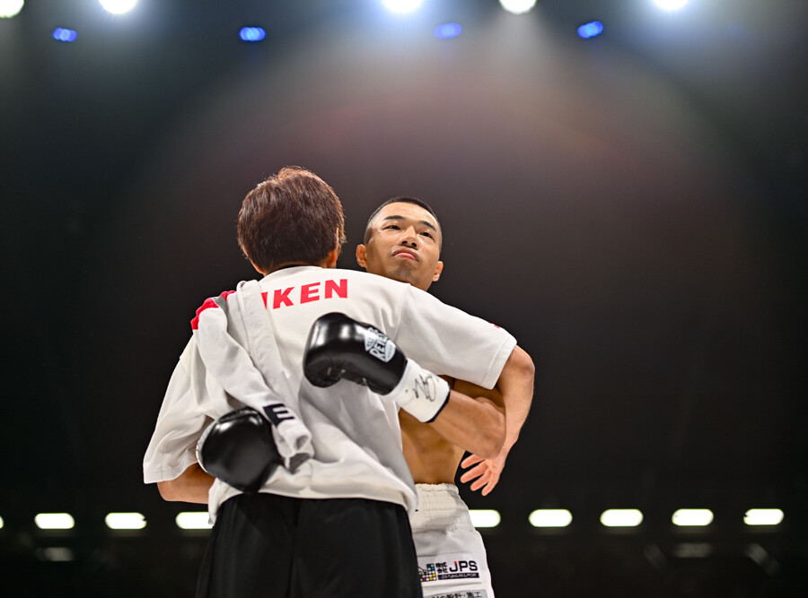 増田陸が世界ランカーを１ラウンドの“ワンパン”で沈める（写真・山口裕朗）