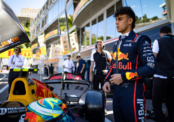 レッドブルが17歳のアービッド・リンドブラッドの英国GPフリー走行抜擢を決め角田裕毅の立場がいよいよ危うくなってきた（写真・Getty Images / Red Bull Content Pool)