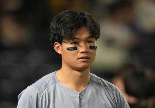 阪神の森下翔太が延長10回にレフト前ヒットを後逸した。もし捕球していればサヨナラ走者は生還できなかった？！（資料写真：Imagn/ロイター/アフロ）