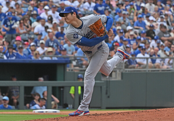 大谷がロイヤルズ戦でメジャー移籍後キャリア最速となる163.7キロをマークした（写真：Imagn/ロイター/アフロ）