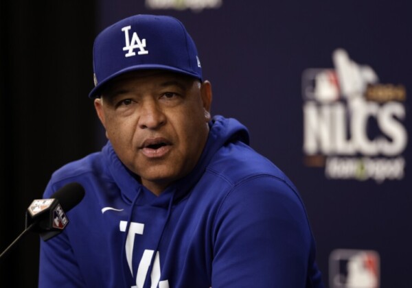 ロバーツ監督が激高退場（写真・ＡＰ/アフロ）
