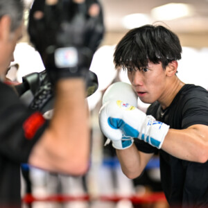 高見享介が初の世界戦を前に公開練習（写真・山口裕朗）