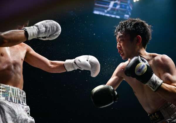 拳四朗は5回にダウンを奪うも1－2判定負け（写真・山口裕朗）