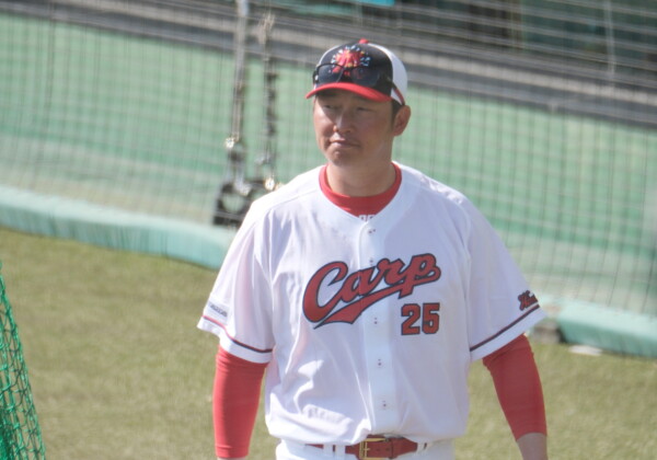 広島の新井監督のタクトも空回り？！阪神に10連勝を許した（資料写真・黒田史夫）