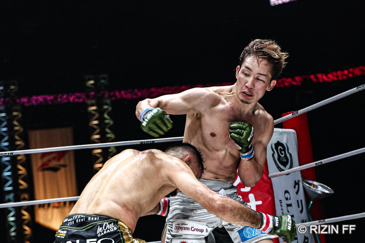朝倉未来が僅差判定でクレベルに4年越しのリベンジを果たす（写真・RIZIN FF)