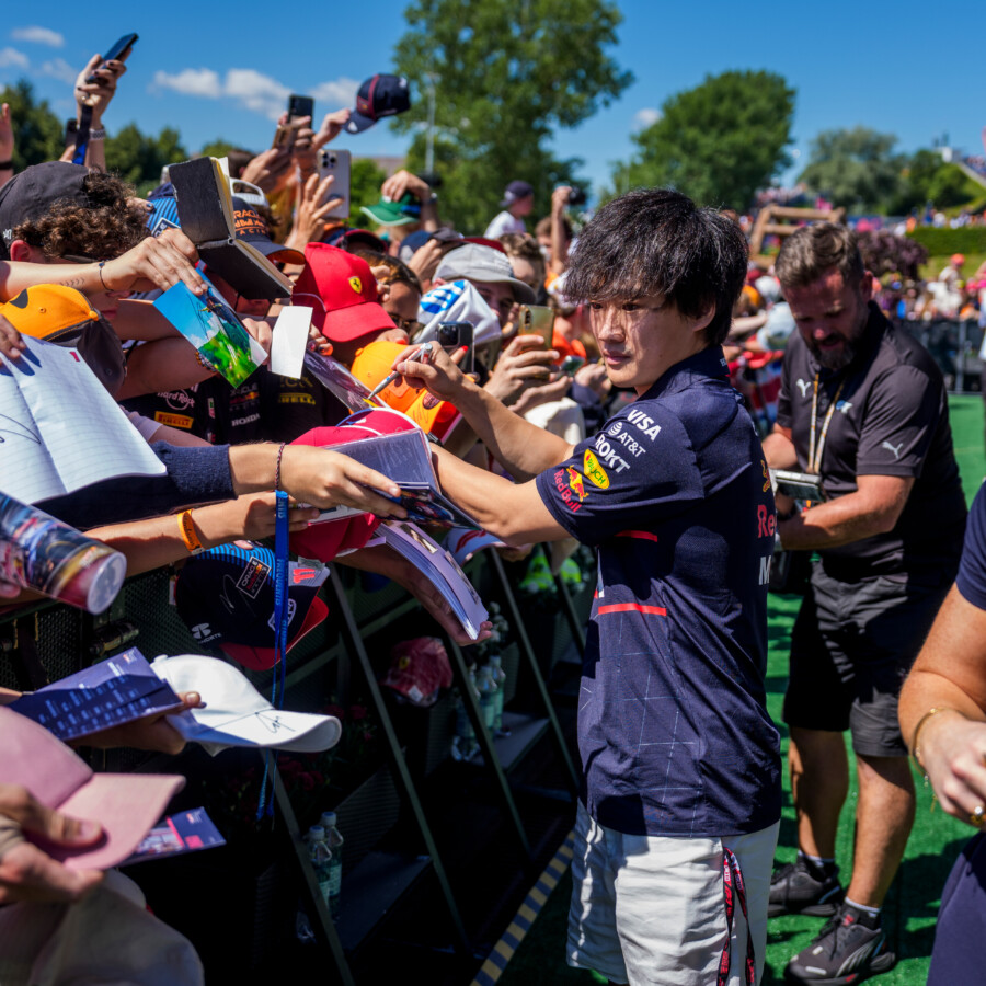 不振続くがオーストリアGPでも角田裕毅は絶大な人気（写真・Getty Images / Red Bull Content Pool)