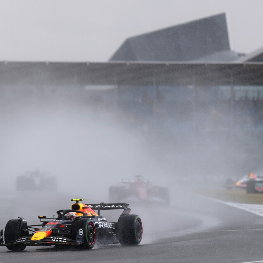 雨の英国GP決勝でレッドブルの角田裕毅は2戦連続で最下位に沈む（写真・Getty Images / Red Bull Content Pool)