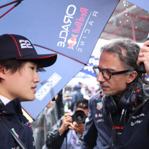 7番手でスタートした角田裕毅だがピットインの指示遅れのミスで13位でフィニッシュ。メキース代表（右）はレース後に角田に謝罪した（写真・Getty Images / Red Bull Content Pool)