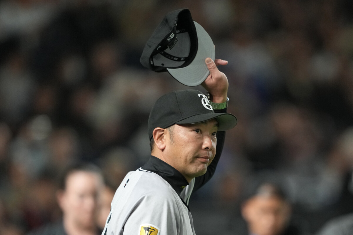 巨人の阿部監督が見逃しの三球三振＆バント失敗の泉口を3回で“懲罰交代”（資料写真：Imagn/ロイター/アフロ）