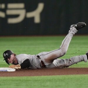 巨人のキャベッジが痛恨の“暴走”で同点機を逃す（3月の資料写真・AP/アフロ）・