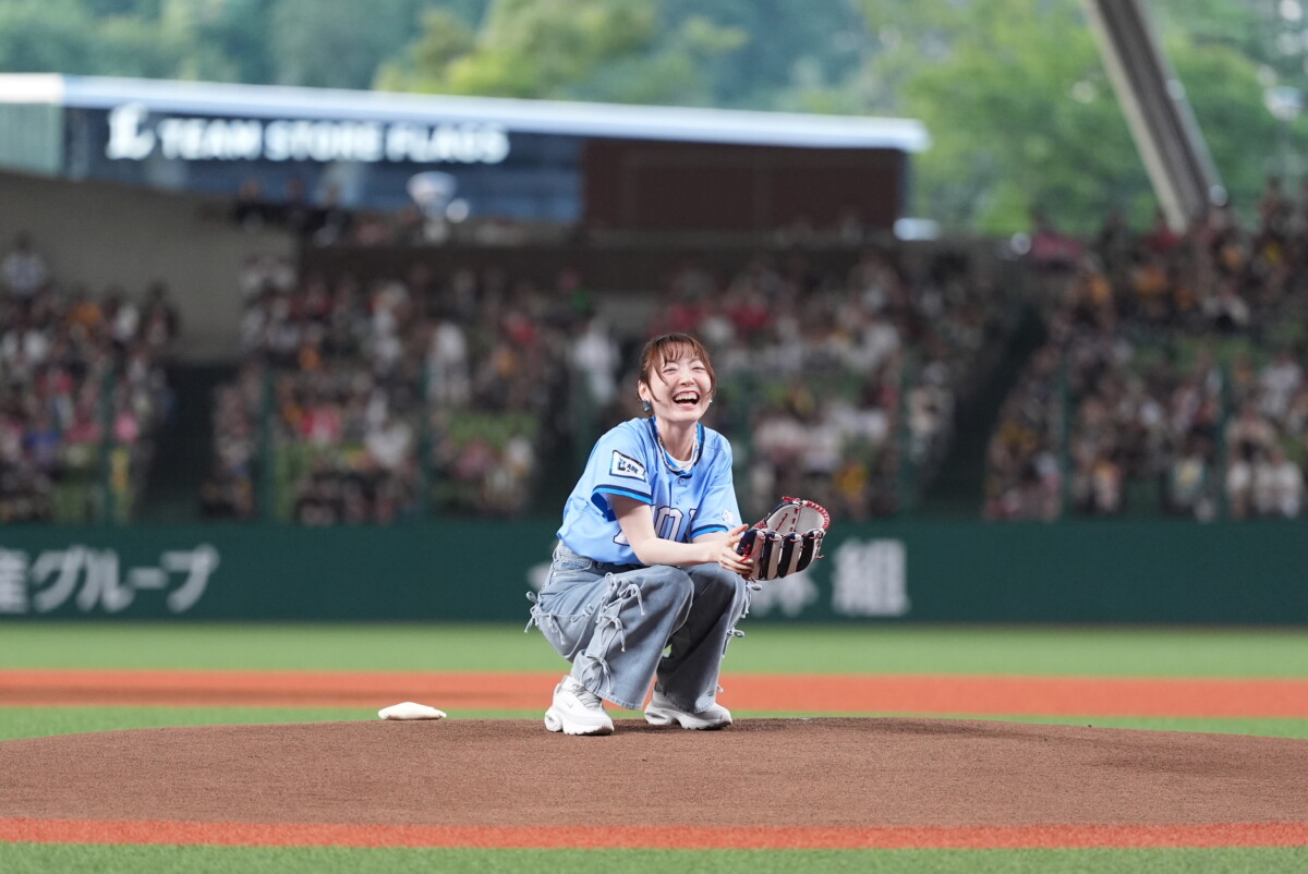 人気声優の花澤香菜さんが西武の始球式に登場（写真提供・西武ライオンズ）